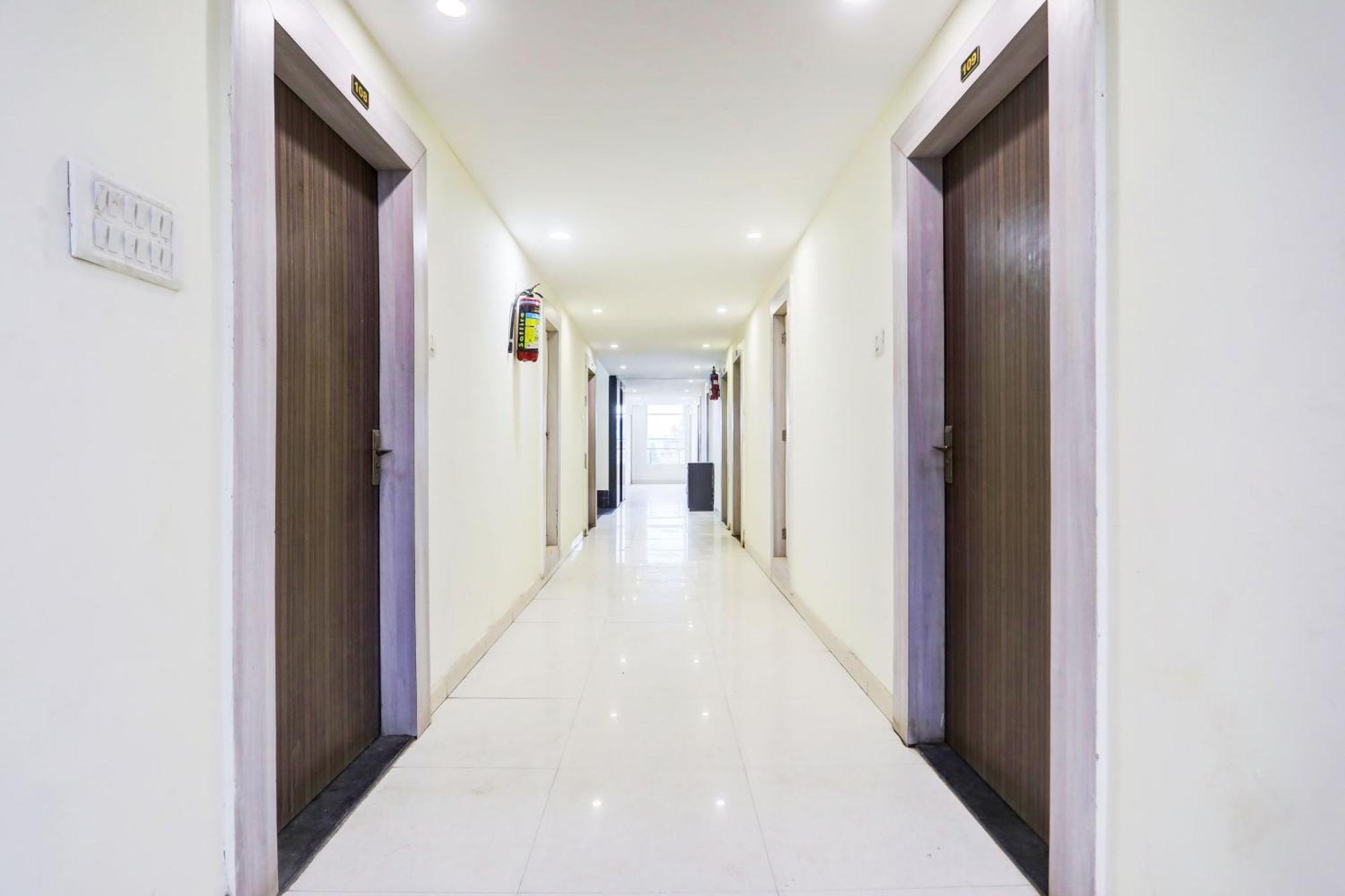 Super Townhouse Hoshangabad Road Near Aashima Mall Samarda Kaliasot Экстерьер фото
