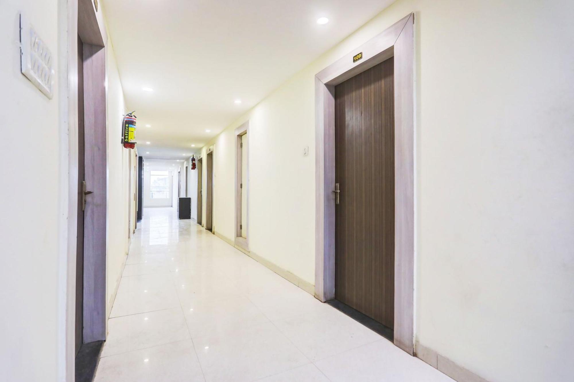 Super Townhouse Hoshangabad Road Near Aashima Mall Samarda Kaliasot Экстерьер фото