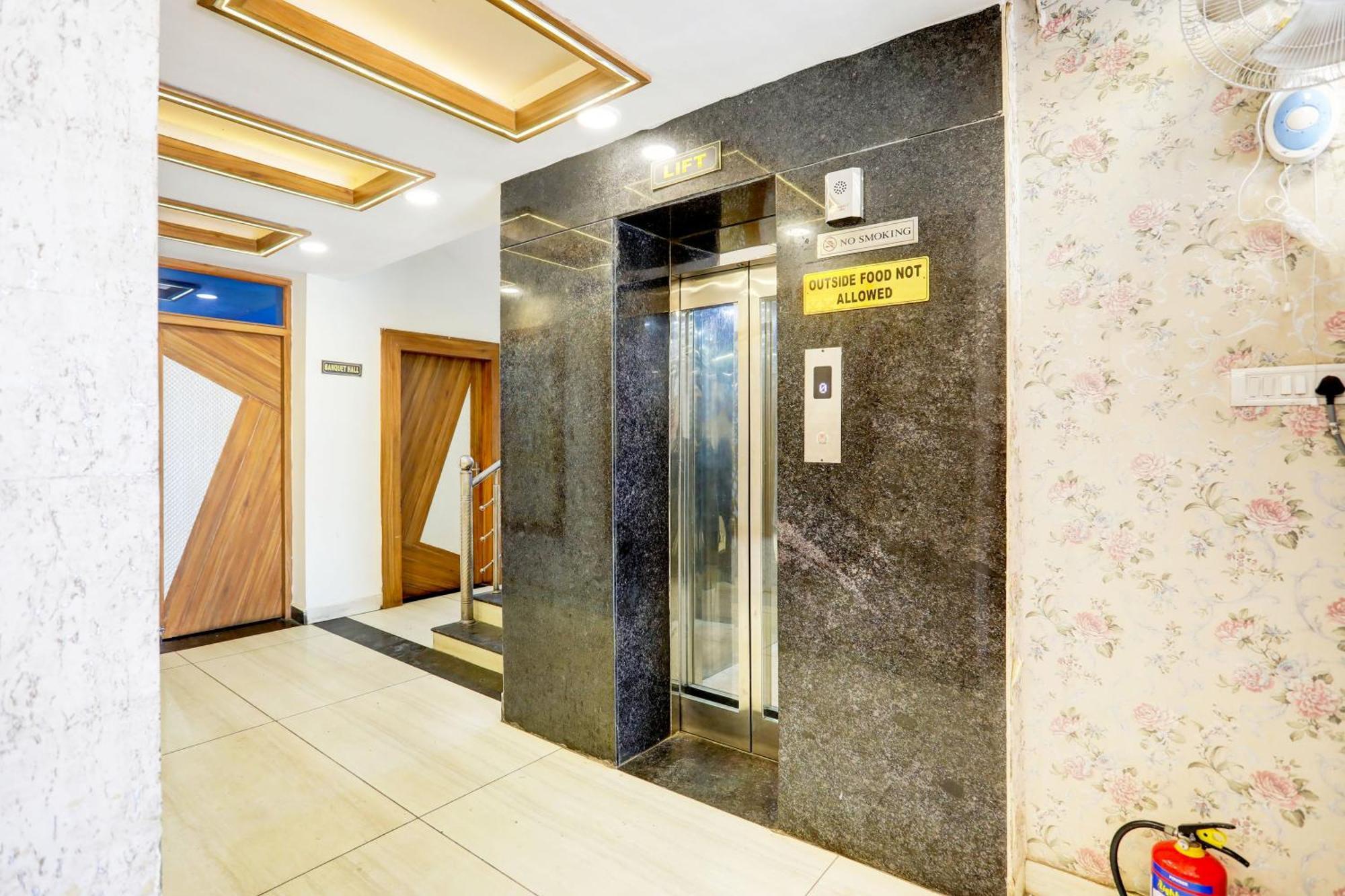 Super Townhouse Hoshangabad Road Near Aashima Mall Samarda Kaliasot Экстерьер фото